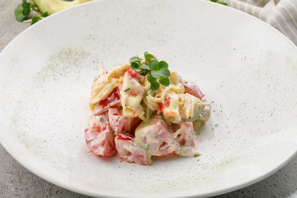 Salad with crab and avocado