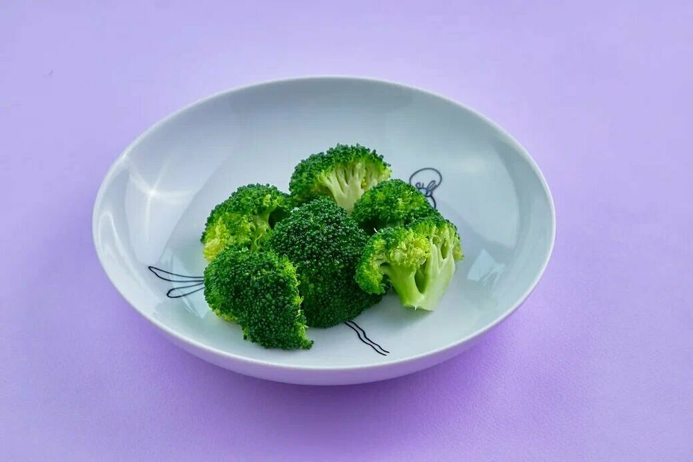 Steamed broccoli (children's side dish)