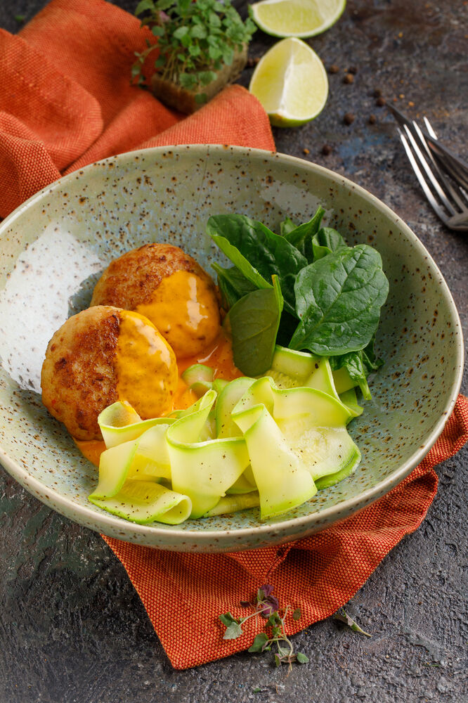 Pike cutlets with shrimps and spinach