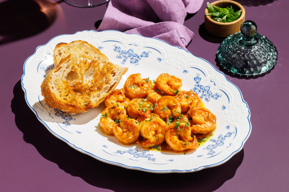  Shrimp with garlic and saffron