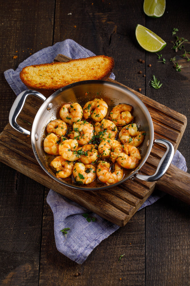 Shrimps in a frying pan in Georgian style