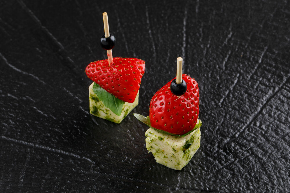 Canapes with Imereti cheese and strawberries
