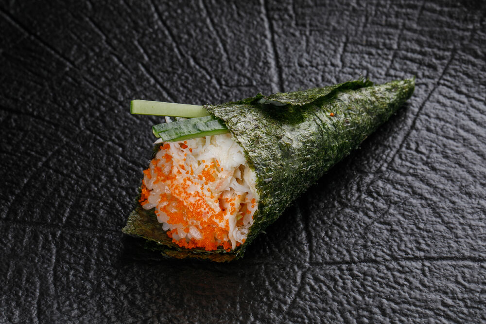  Hand roll with crab