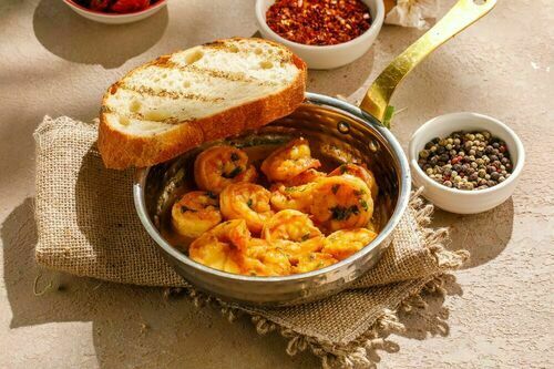 Shrimp with garlic and parsley