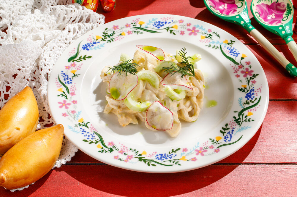 Салат с кальмаром