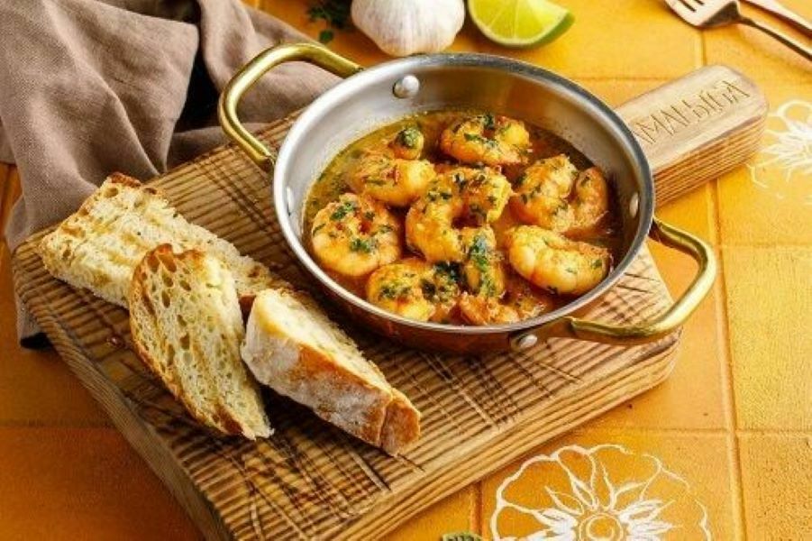 Fried shrimps in Georgian style