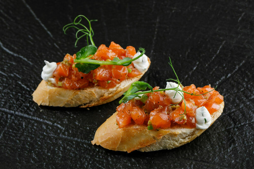 Bruschetta with salmon tartare
