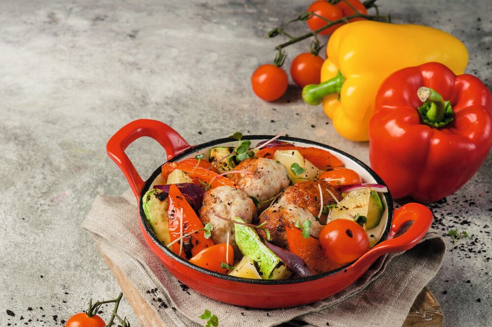 Cutlets from turkey with vegetables