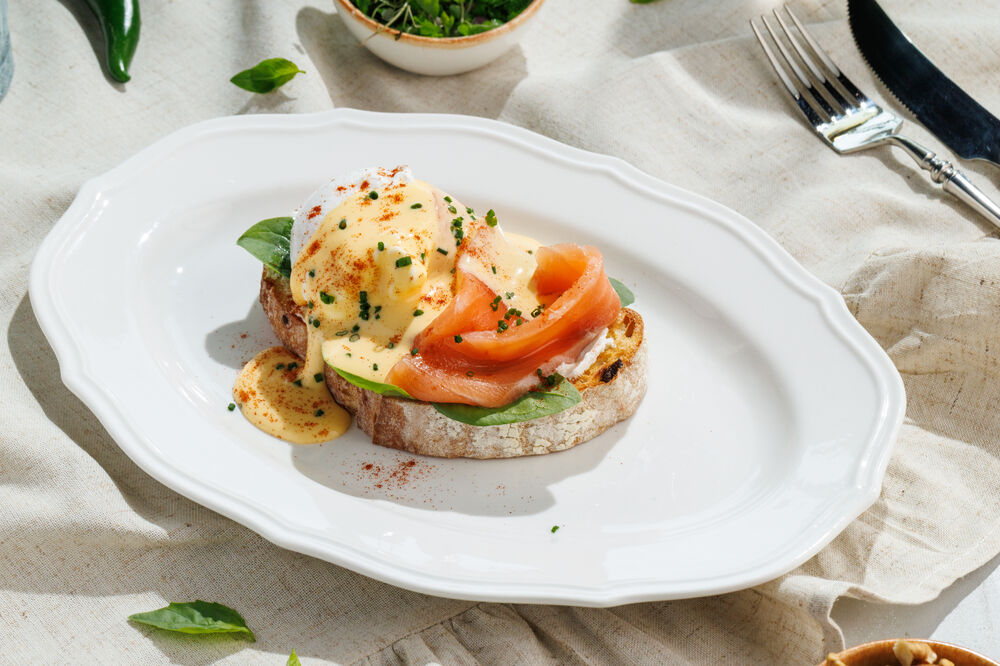 Bruschetta with poached egg and salmon