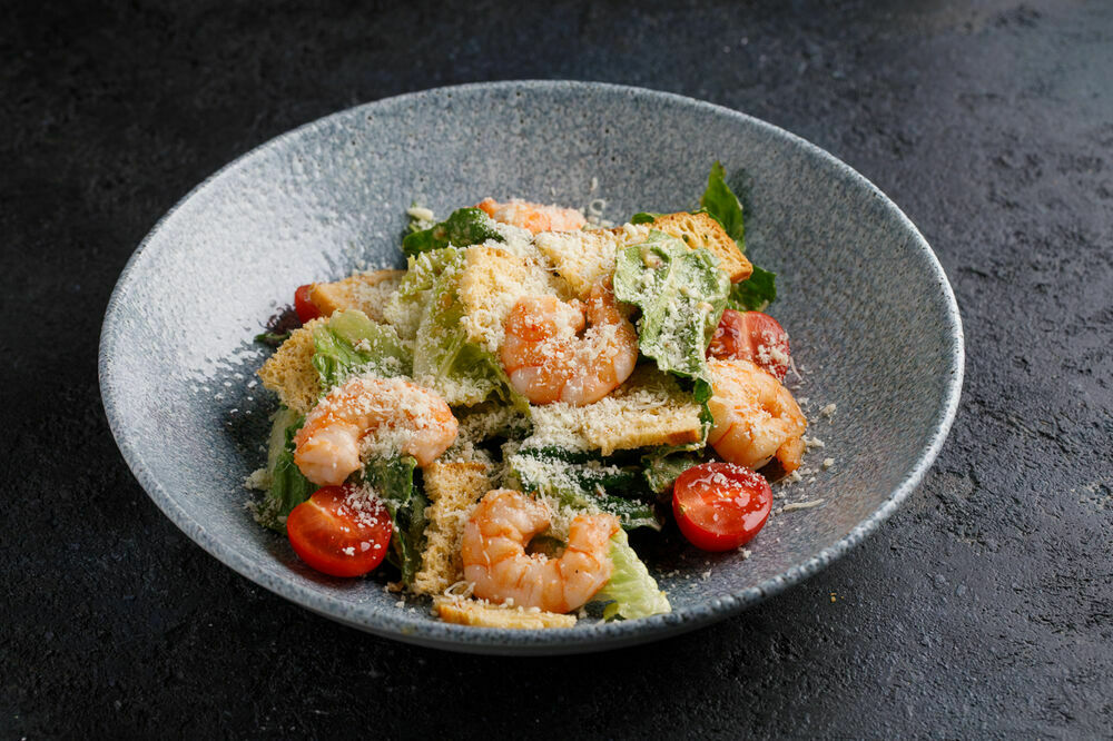 Caesar salad with shrimps