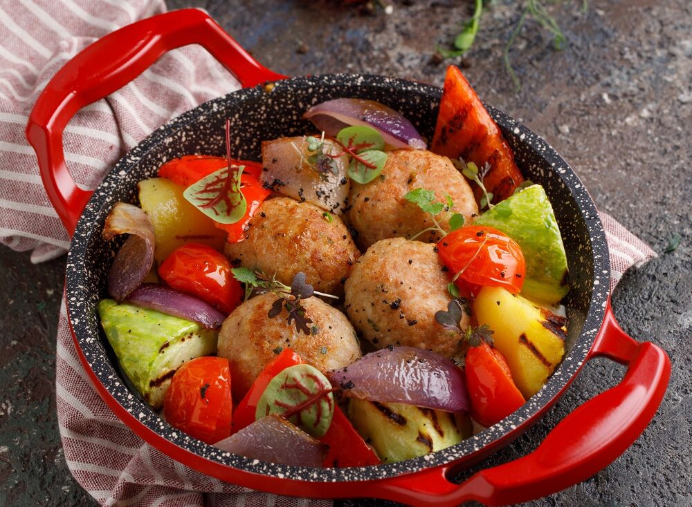 Turkey cutlets with vegetables