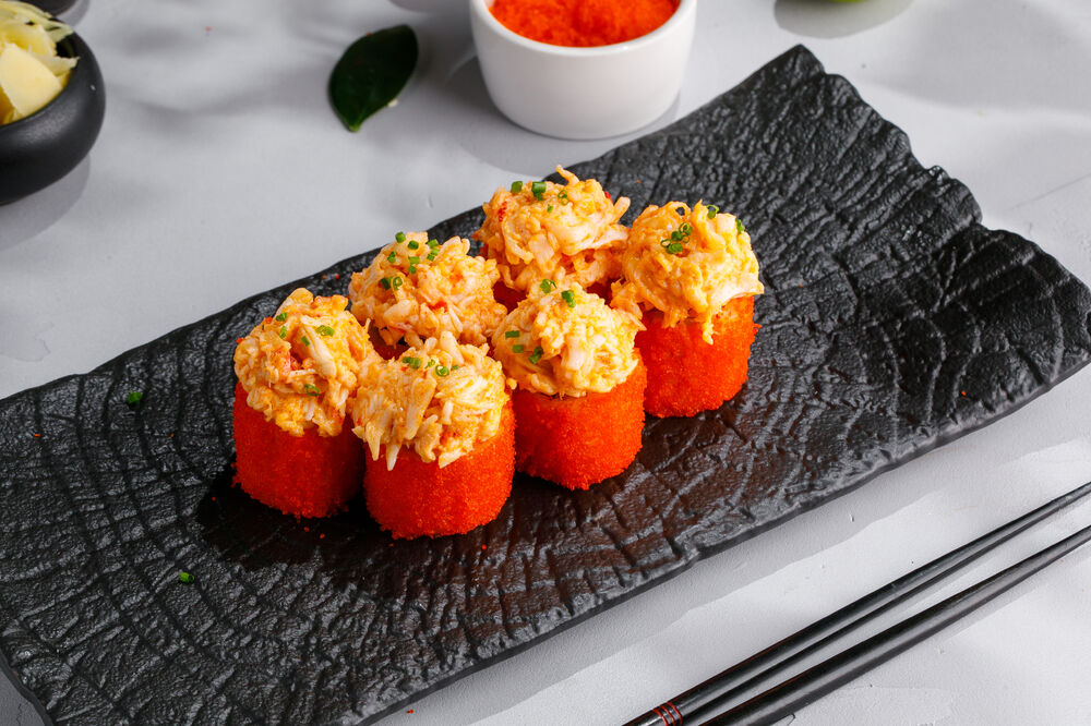  Spicy roll with salmon