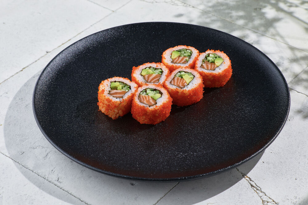 California roll with salmon