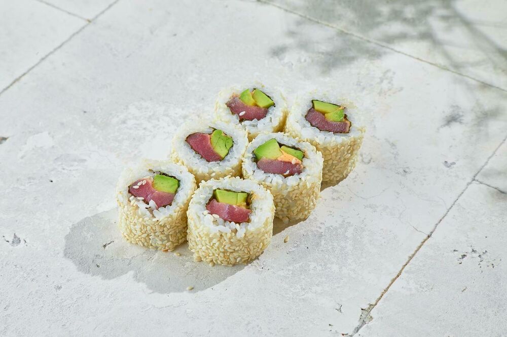 Hot salmon roll