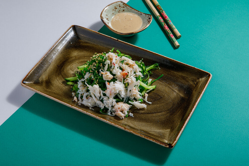 kaiso salad with crab and citrus sauce