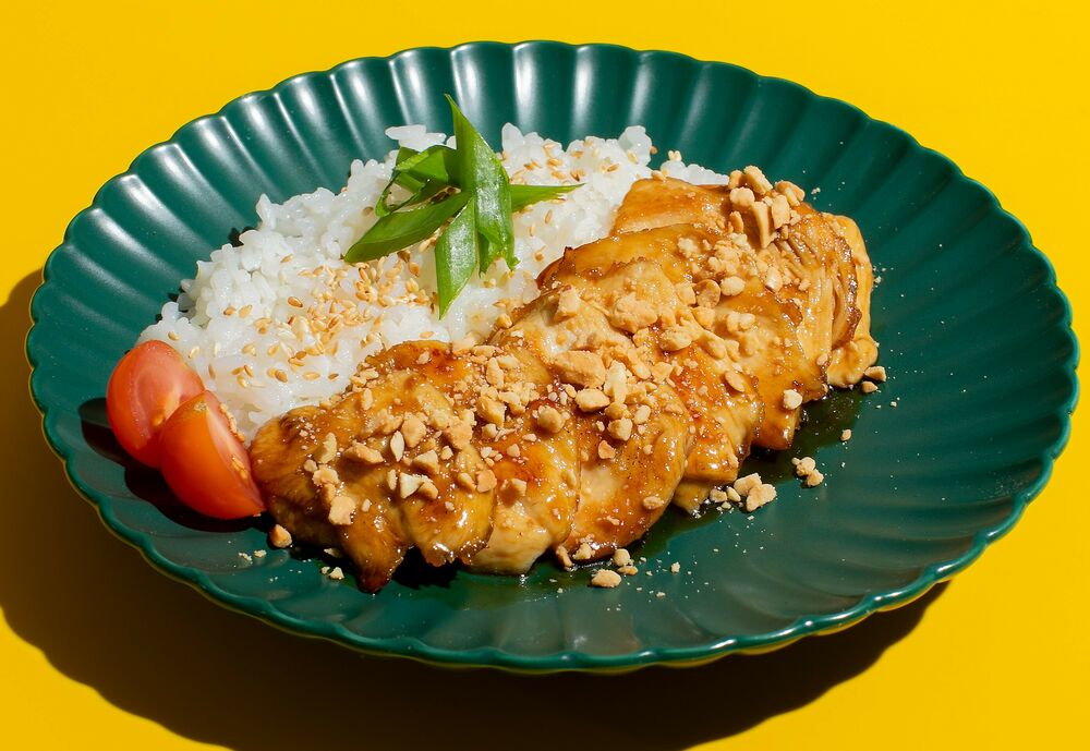 Chicken in teriyaki sauce with white rice