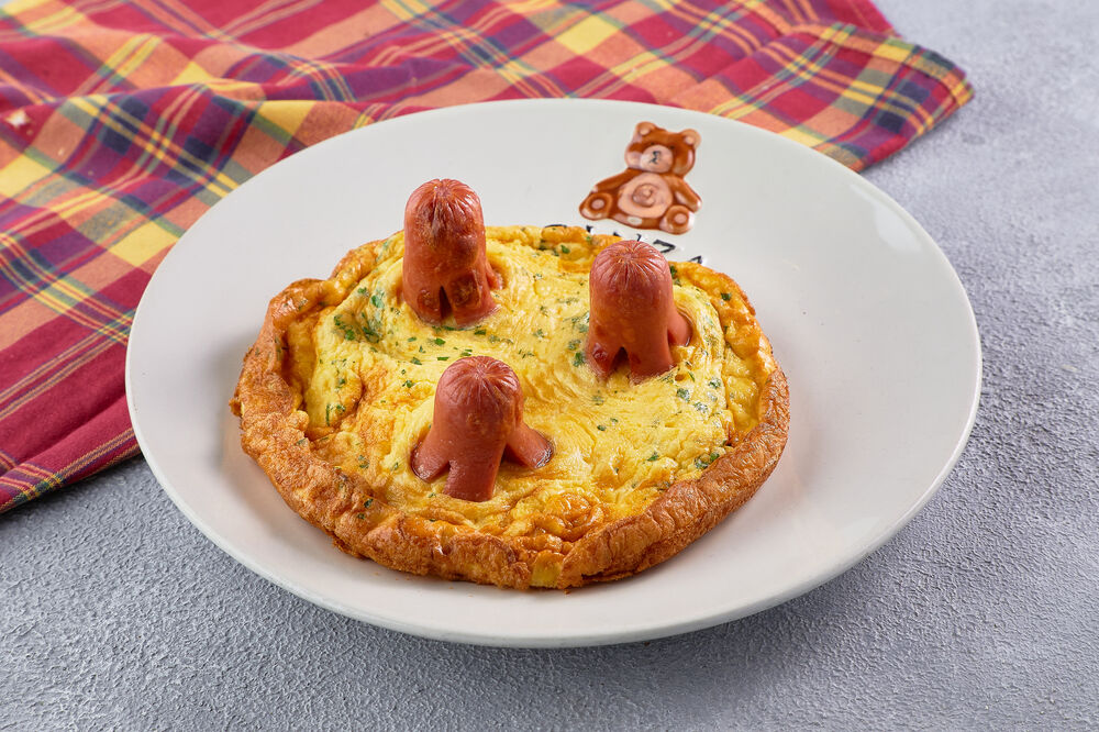 Omelet with sausage-octopus