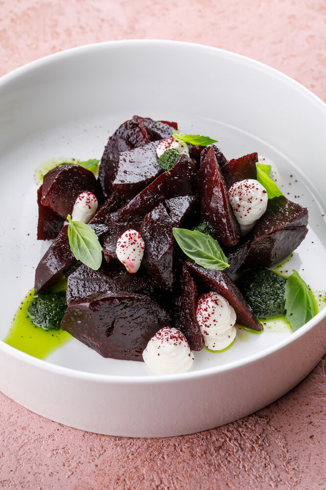  Baked beetroot with feta cheese cream with pesto sauce