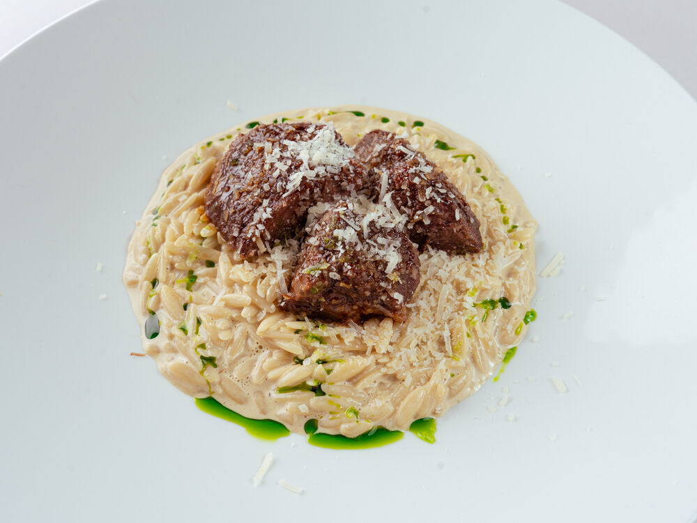  Veal cheeks with orzo pasta