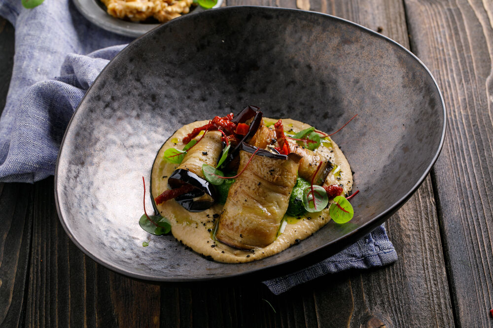 Eggplant rolls stuffed with hummus