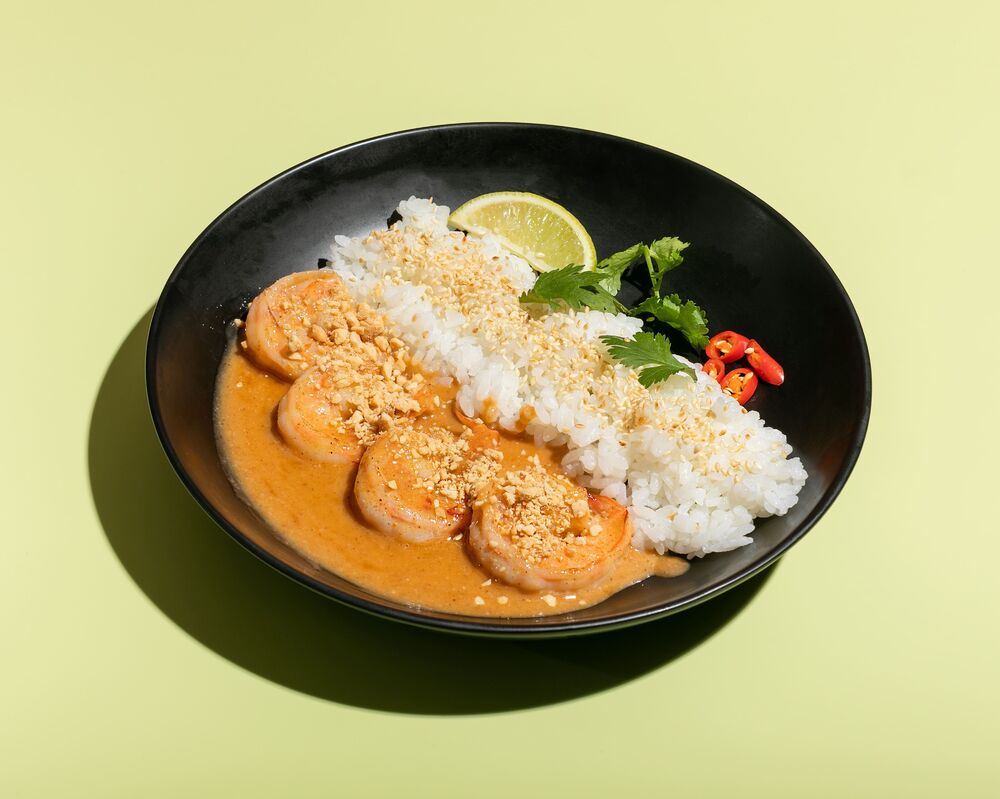 Shrimps in tom yum sauce with white rice