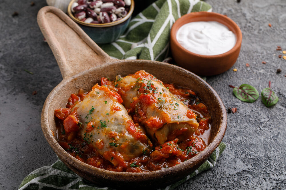 Cabbage rolls with vegetables and beans