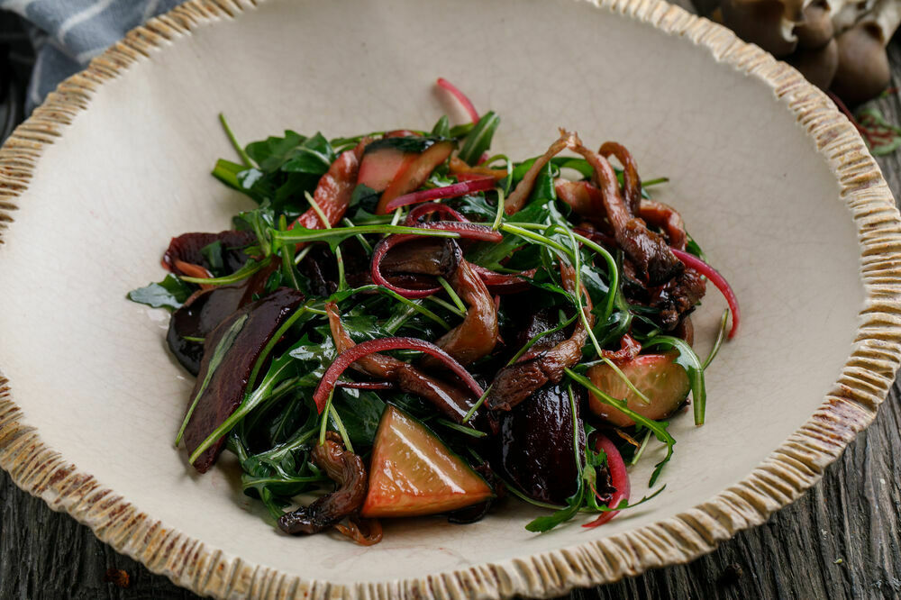 Warm salad with oyster mushrooms