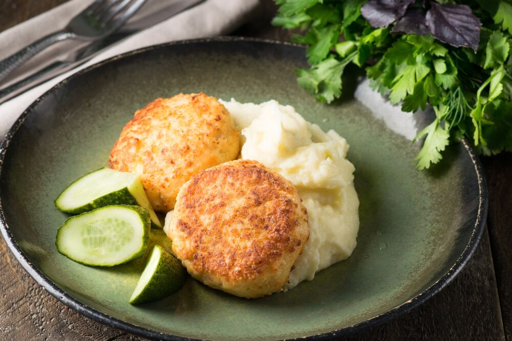 Salmon and pike perch cutlets
