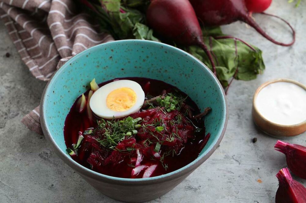 Cold borscht with beef