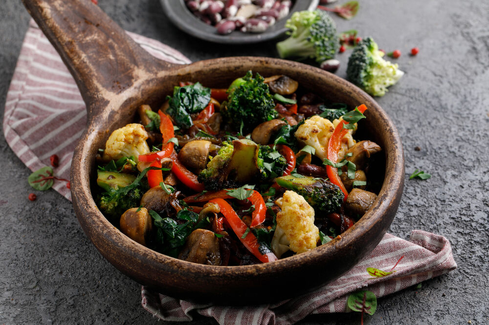 Spicy vegetables with mushrooms