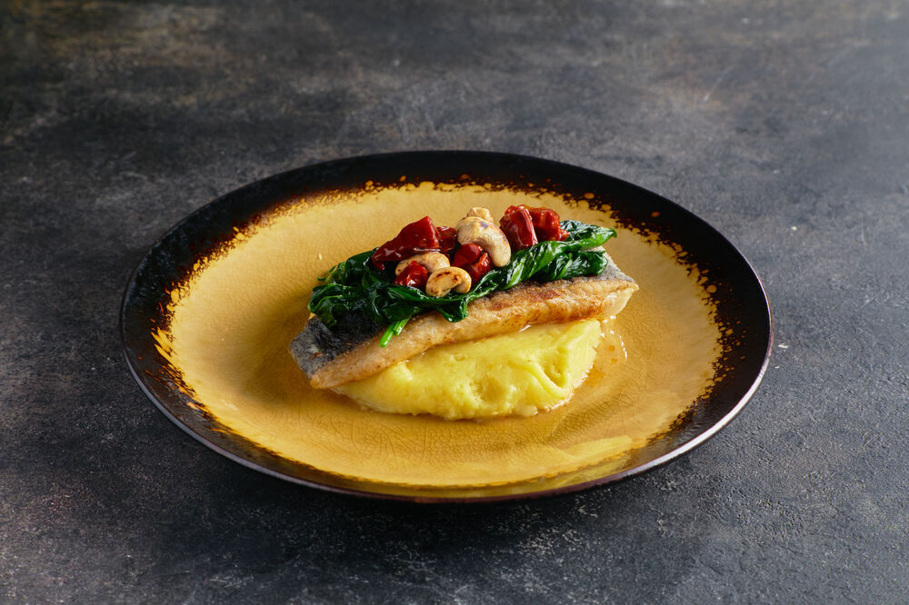 Halibut with cashews and sun-dried tomatoes