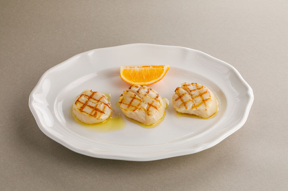 Grilled Far Eastern scallop