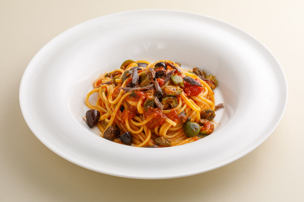 Pasta with anchovies and olives