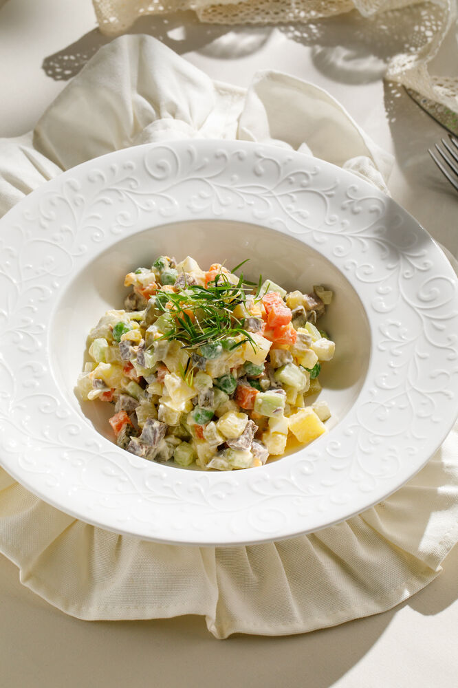 Салат "Оливье" с говядиной