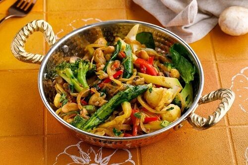 Spicy vegetables with mushrooms 