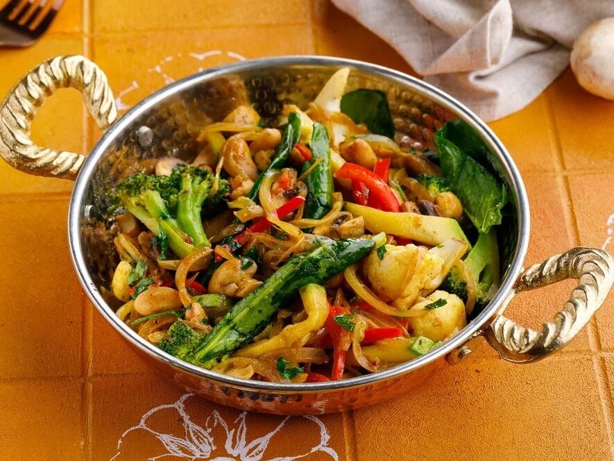 Пряные овощи с грибами