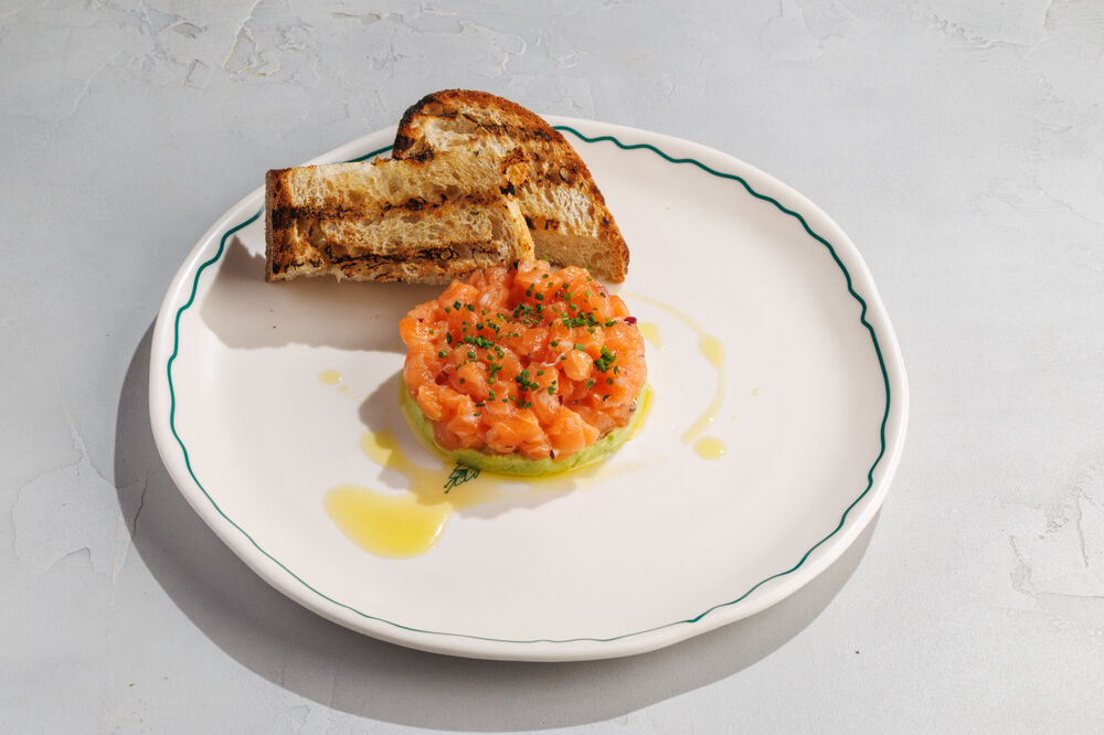 Salmon tartar
