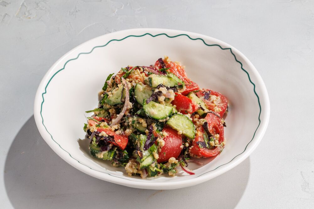 Georgian vegetable salad with nuts