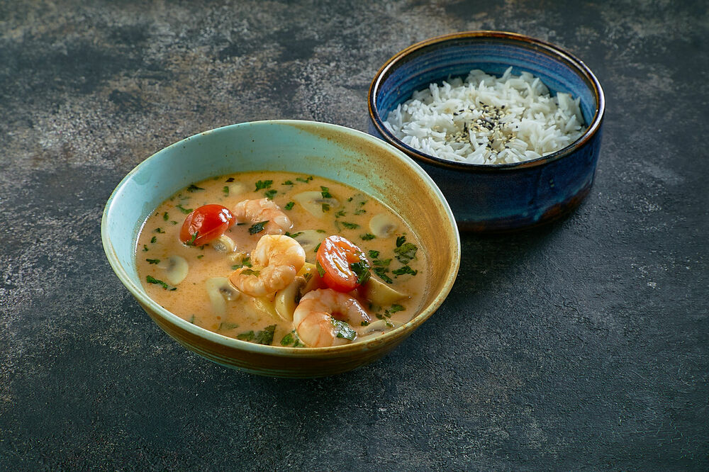  Tom yum with shrimps