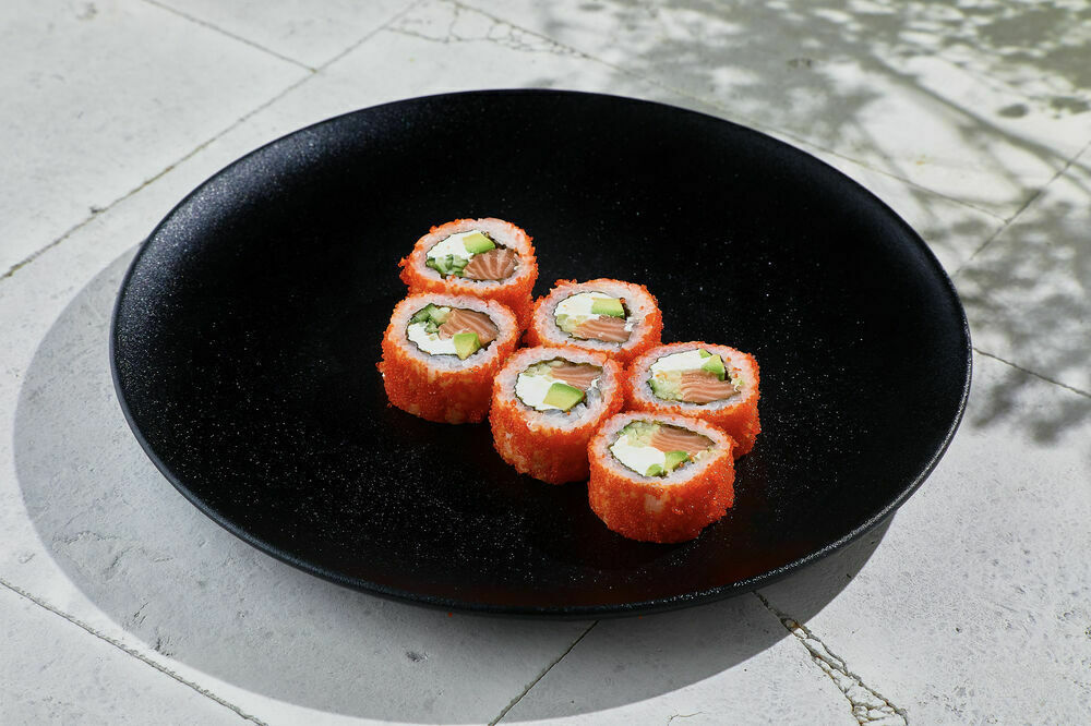 California with Salmon Roll