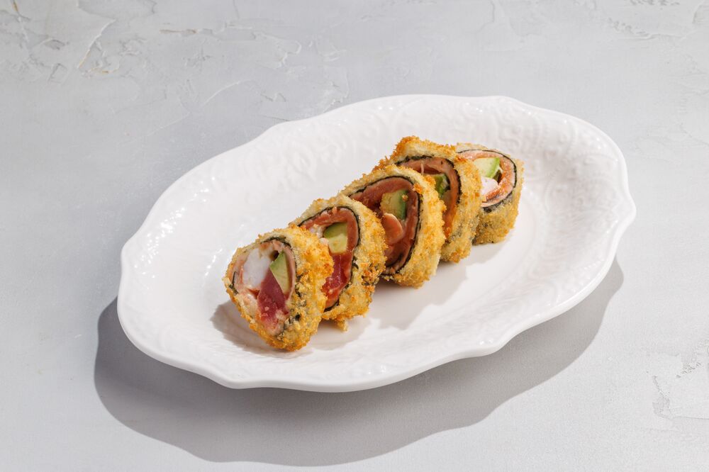 Tempura roll with salmon