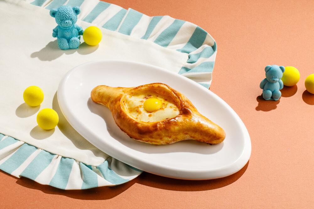 Adjarian khachapuri with quail egg