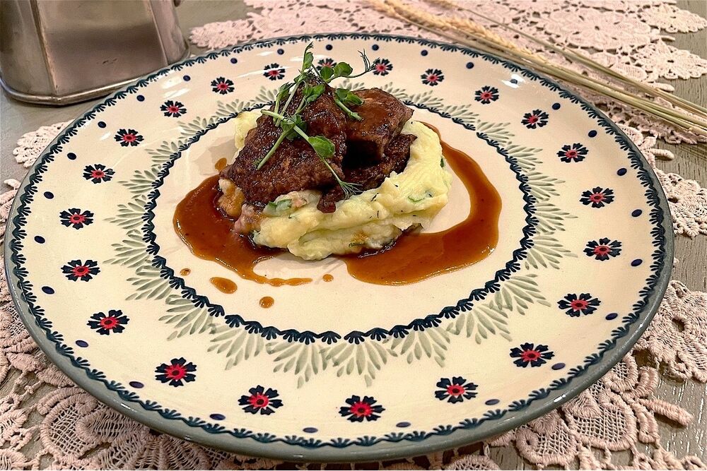 Veal liver with mashed potatoes