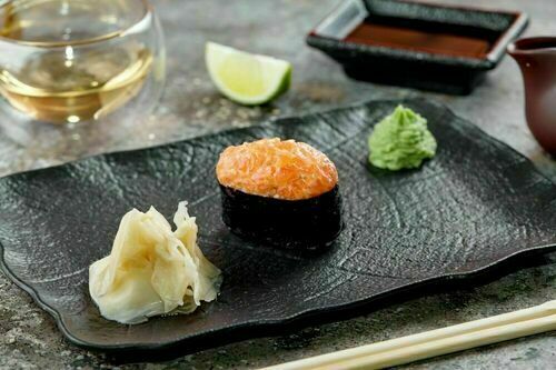 Sushi Spicy salmon