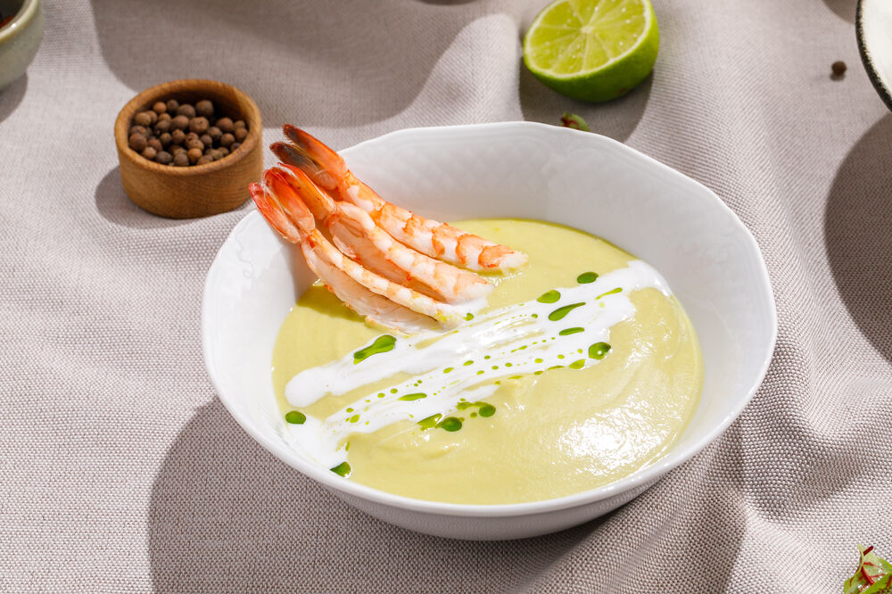 Zucchini cream soup with shrimp