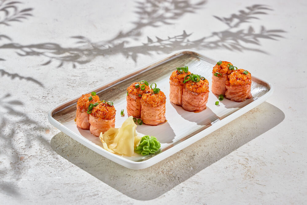 Seared salmon roll with shrimp