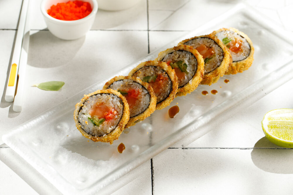 Tempura roll with salmon