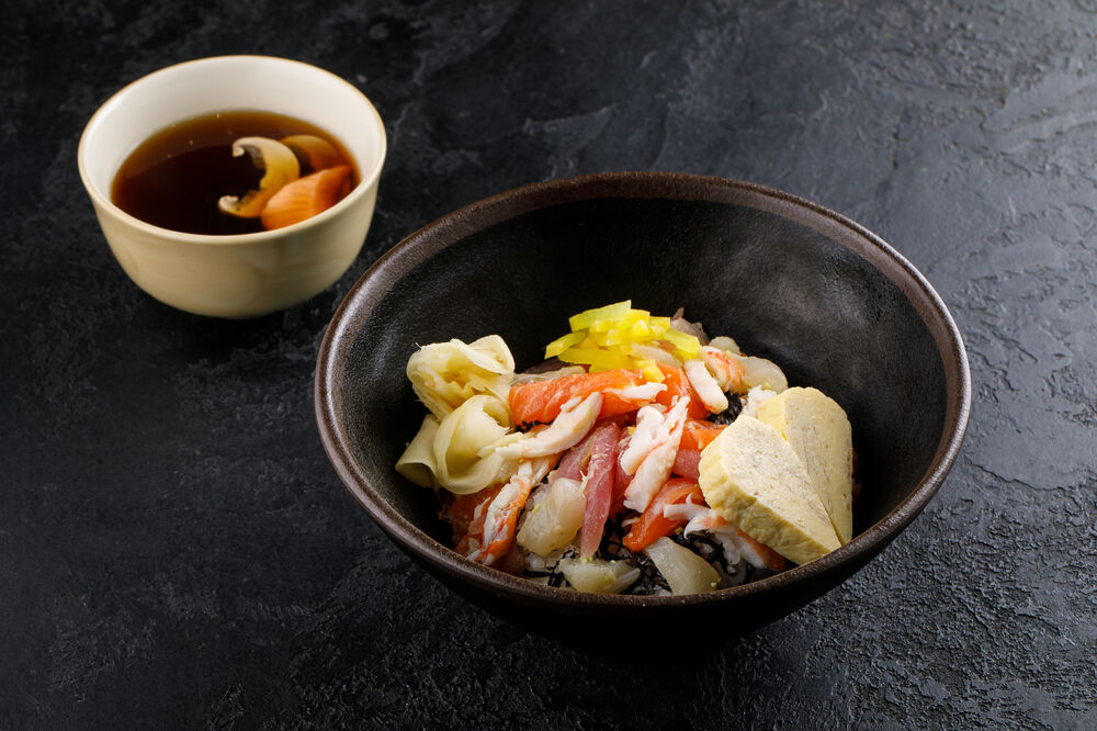 Kaisen-don with fish