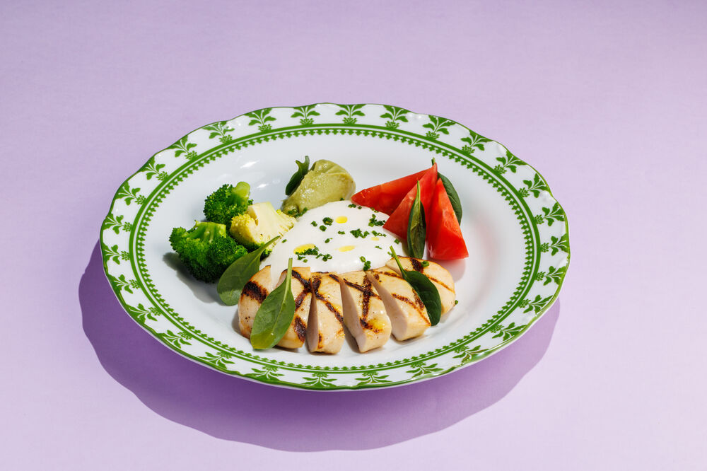 Grilled chicken breast with Parmesan mousse and vegetables