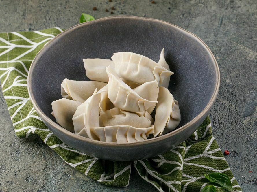 Frozen dumplings with cottage cheese and raisins 